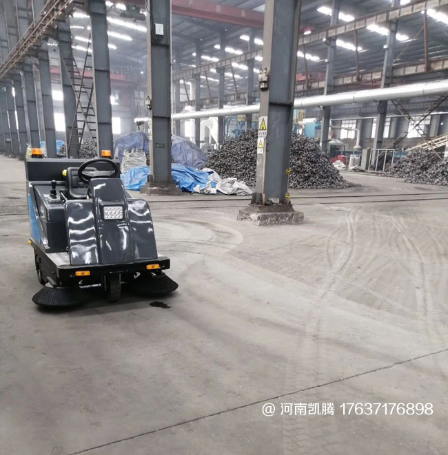 大型钢材工厂 设备厂仓库地面粉尘驾驶式扫地机应用