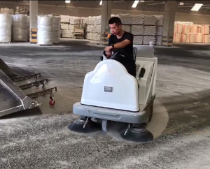 大型材料加工工厂车间厂区用中型驾驶式扫地机